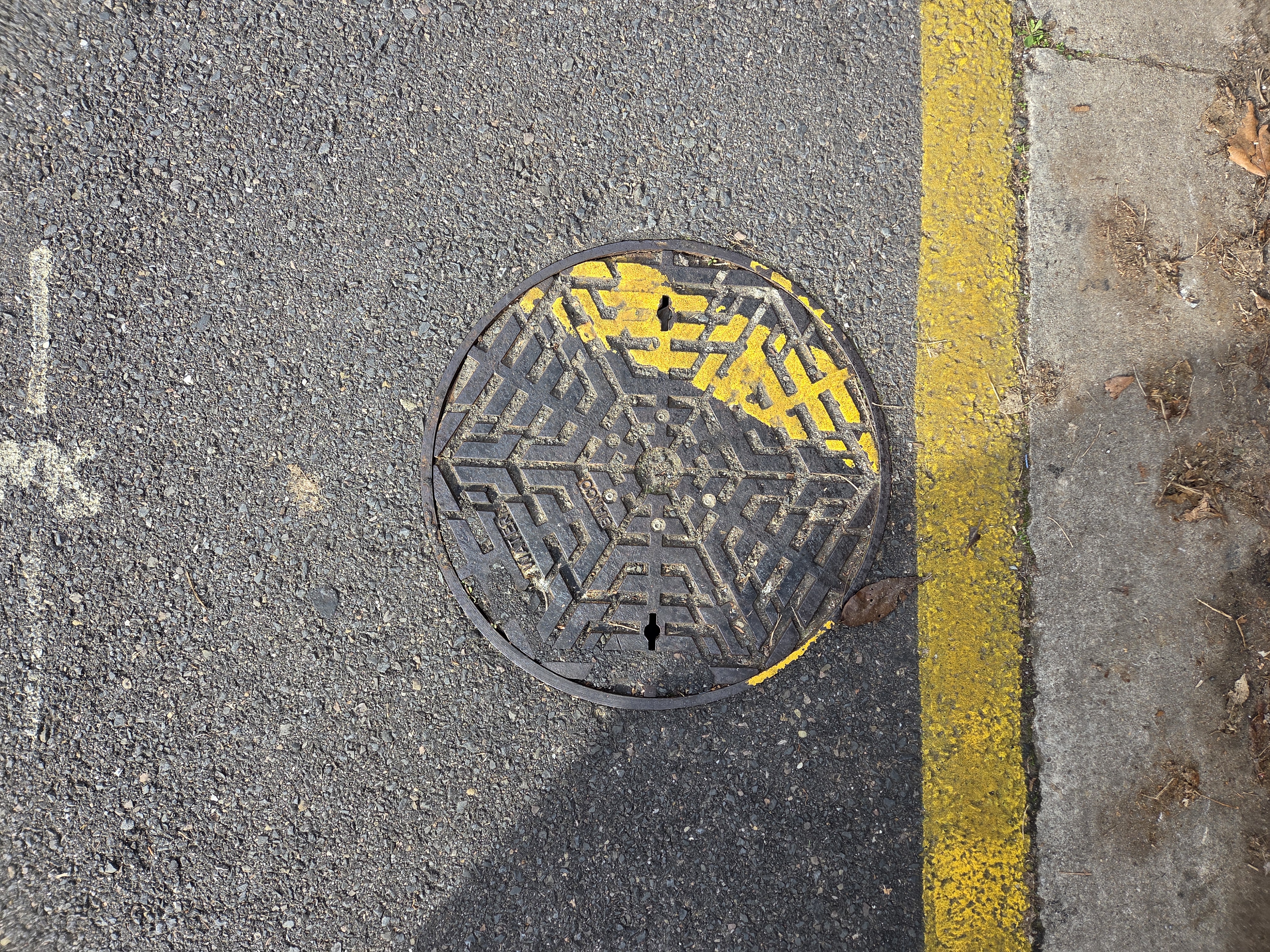 Adelaide street manhole cover